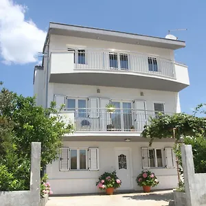 Karić Trogir